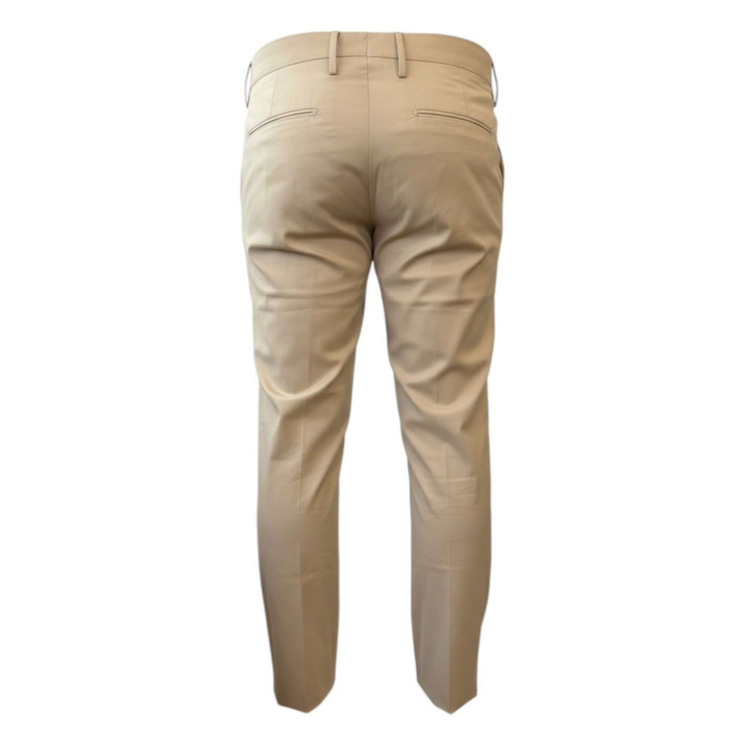 Pantalón ultraligero con bolsillos estilo americano, corte slim y largo corto, color arena