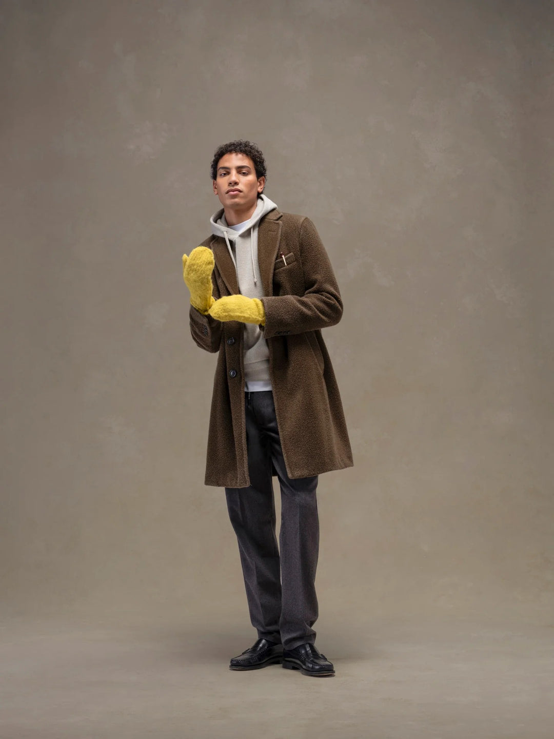 MANTEAU EN LAINE VIERGE TEINTÉE VERT